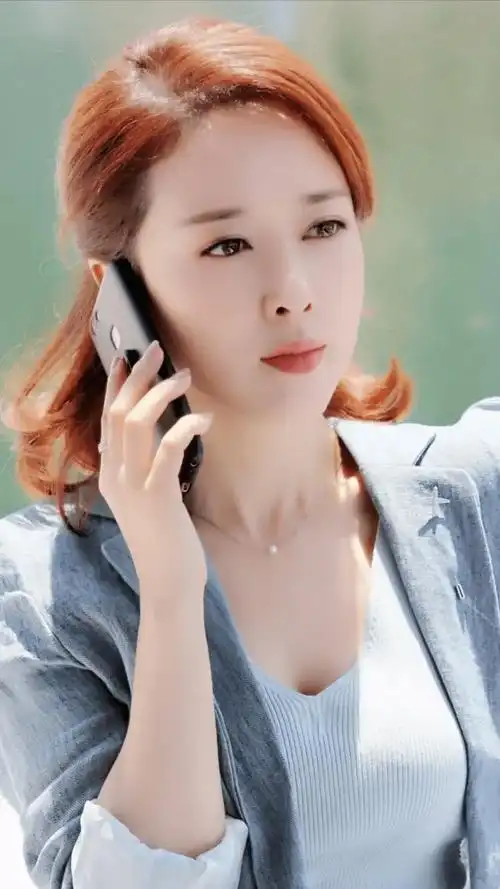 颜丹晨诱人的容颜