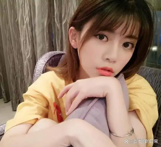 斗鱼主播周淑怡因此前被爆出与劣迹艺人pgone恋爱一事而节奏爆炸,虽然