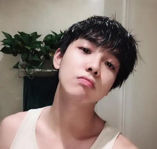 郑繁星生活自拍照图片,明星,帅气,帅哥,大陆男明星,帅哥明星,郑繁星