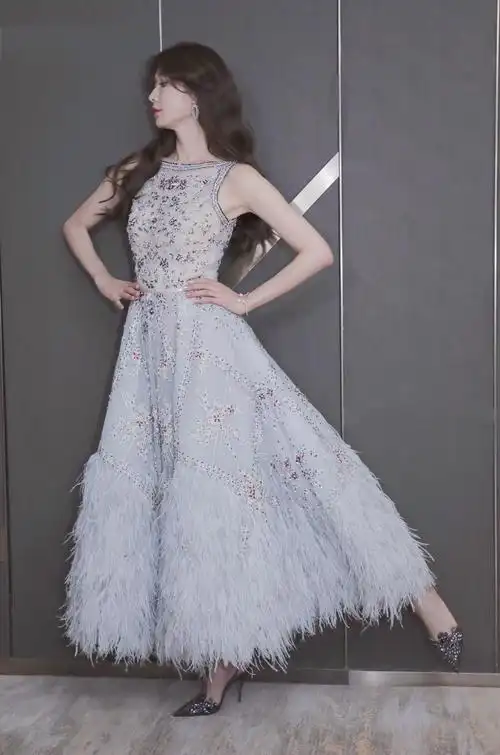 林志玲翎羽长裙飘飘 解锁华丽宫廷新风格