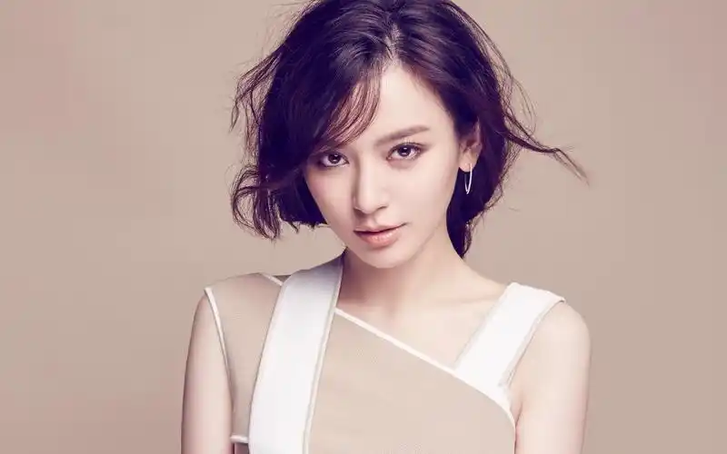 淑女演员施诗时尚魅力写真