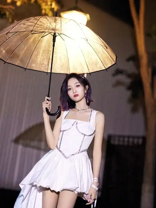 吴宣仪爆裂舞台