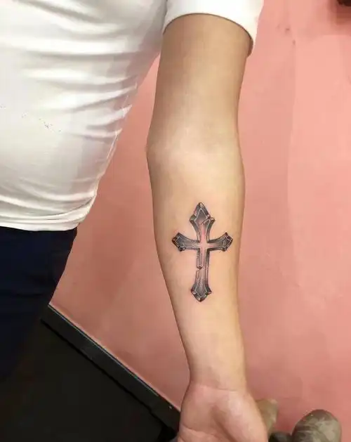 十字架纹身图片_手臂纹身图案