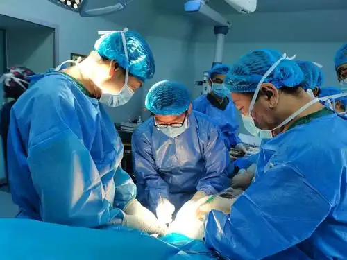 清原县人民医院独立完成髋关节置换前路手术