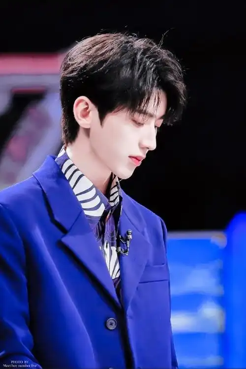 蔡徐坤屈臣氏品牌代言人##蔡徐坤vivo s9系列代言人