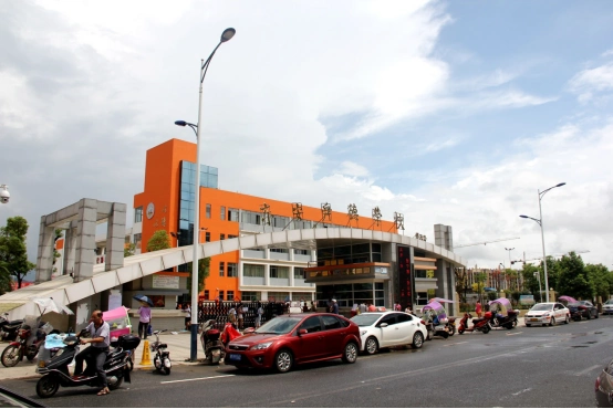 东安舜德学校旁边有一板式小高层楼盘正在热卖!