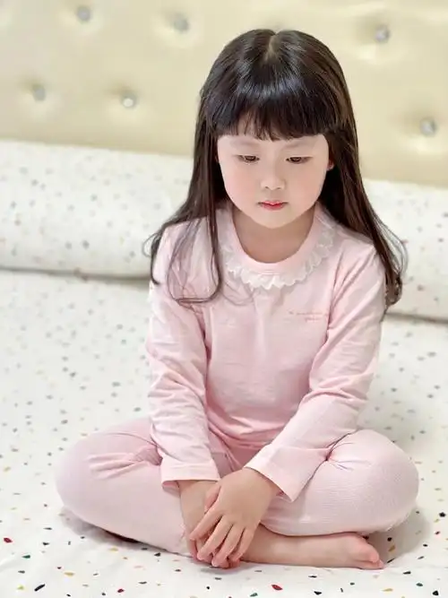 可爱到忍不住想rua她7815每天都希望她开心快乐!