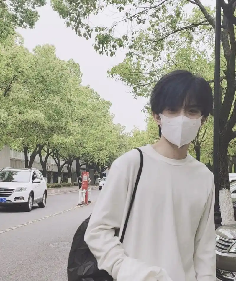 男生16岁真人头像 男生16岁真人头像