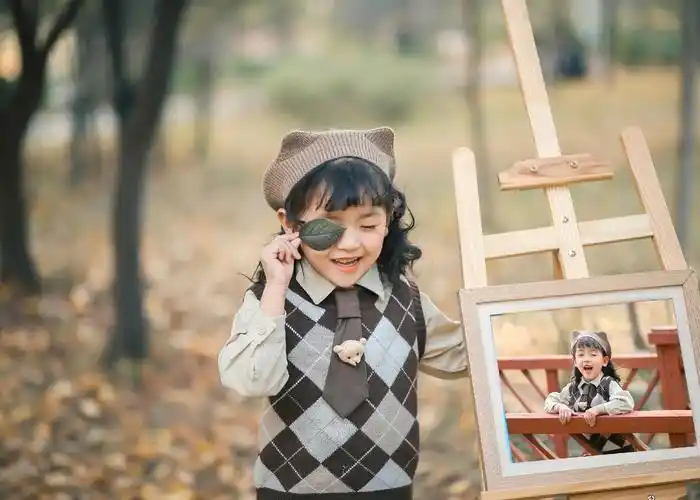 #儿童摄影#女孩子的快乐有多简单 #童年艺术照 - 抖音