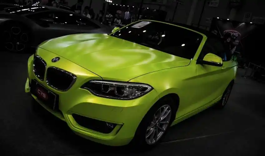 成都汽车贴膜改色宝马全车贴cys幻彩亚面柠檬金azure