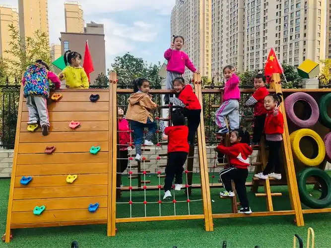 七巧板实验幼儿园——丰富多彩的户外活动