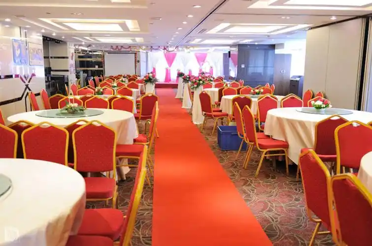 宴会厅 2f 2988   4888 /桌 桌数:20桌 面积:1000平 形状:长方形