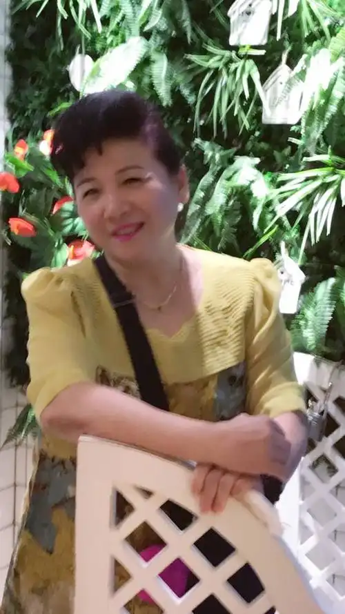 68岁离异女征婚照片(id:3934158)_国外国外征婚交友_我主良缘网