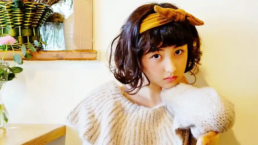 张子枫短发时尚风格写真