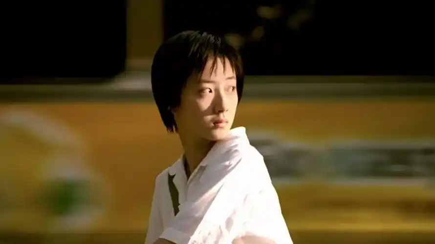 因为一部《蓝色大门》,青涩的桂纶镁成了无数人心中的文艺女神