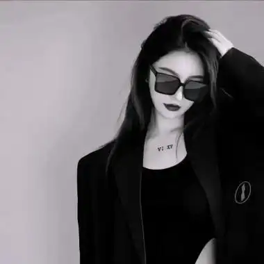 黑白色系女生头像真人高级感