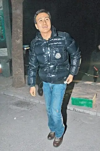 组图王菲破禁率好友通宵狂欢嘉玲胡军穿情侣装2