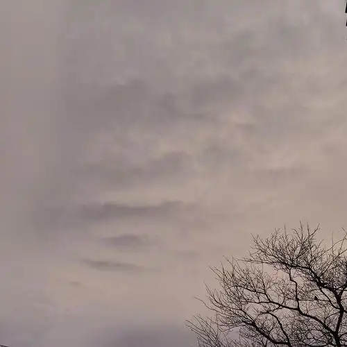 阴天的天空好像一幅水墨画