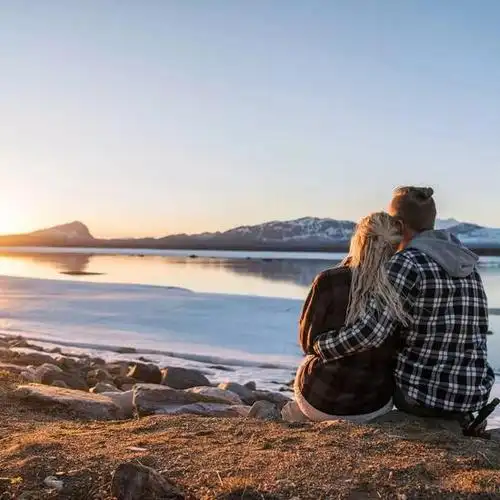 就算哪也不去就窝在家里,只是聊天最足够美好.