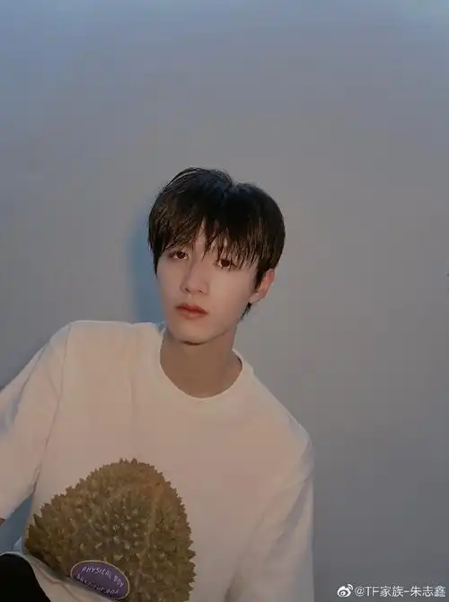 朱志鑫湿发随拍##朱志鑫湿发