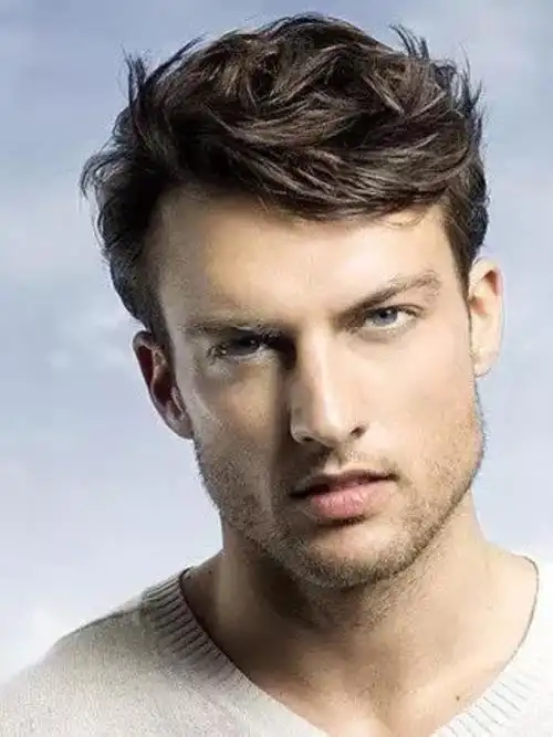 男生方脸发型脸方的男生适合什么发型