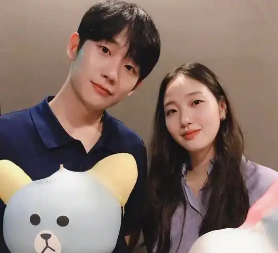 丁海寅和金高银真的好好磕啊更新动图