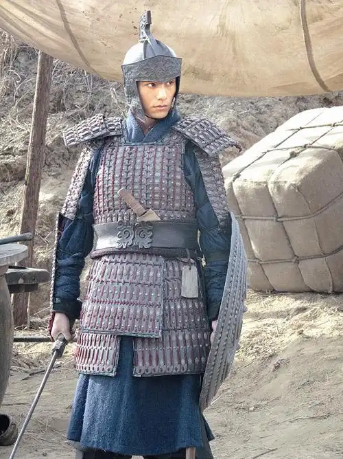 陈坤古装造型曝光电影《花木兰》目前正在京郊紧张拍摄中,昨日片方