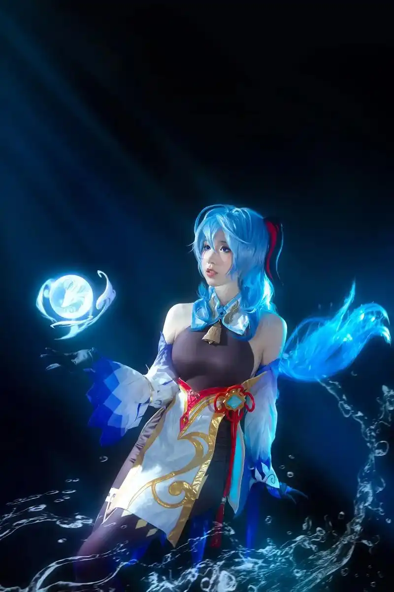 请…请不要摸我的角!#原神 #甘雨 #cos #二次元 - 抖音