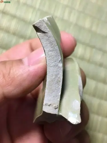 五代越窑秘色瓷片