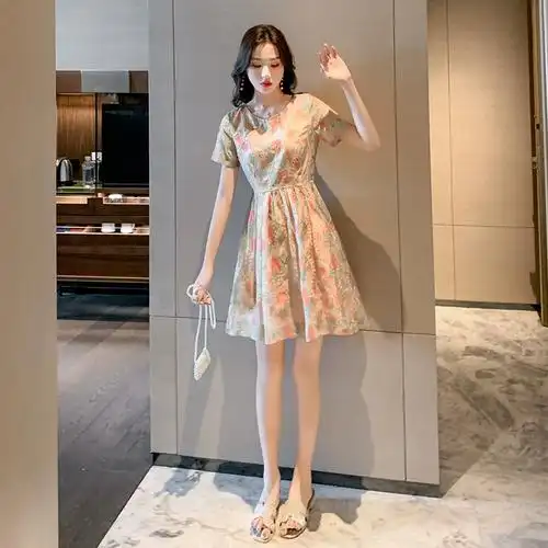 新款韩版a字裙子女装刺绣高腰圆领短袖碎花雪纺连衣裙女2021夏季