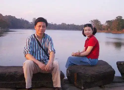 55岁崔永元全家照:父亲是退伍老红军,老婆有旺夫相女儿很像他