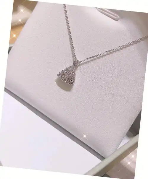 于颈间汇聚璀璨星河,给自己繁星一般闪耀的告白.#谢瑞麟  #项链