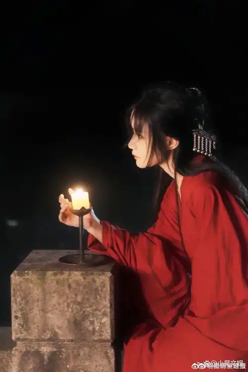 陈意涵最近的《星汉灿烂》何昭君血红嫁衣大家都很印象深刻,她特意