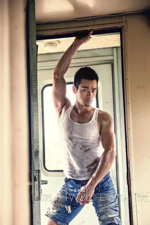 twolife视觉的相册-我的男生拍摄(报废的车厢)