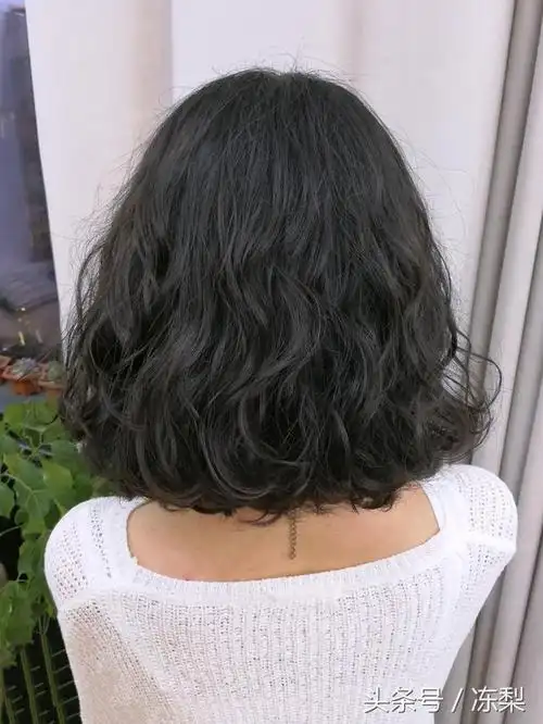 2018最最火爆的烫发发型《木马卷》