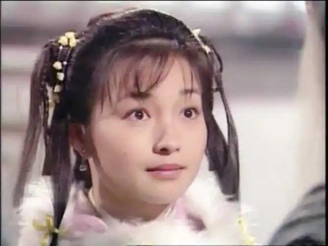 被称tvb甜妹饰演郭襄灵气十足港圈女神李绮红现在怎么样了