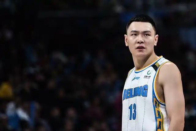 cba轻罚女记者不合理?朱彦西获益匪浅,周鹏朱芳雨当年被重罚