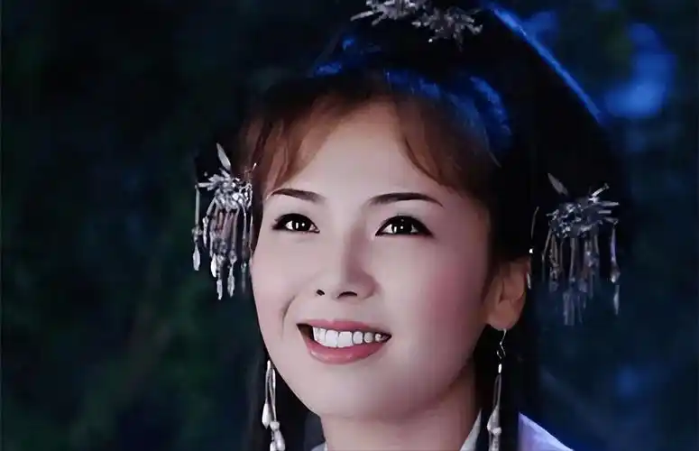 如《天龙八部》里娇俏灵动的阿朱,《白蛇传》里美丽温婉的白素贞