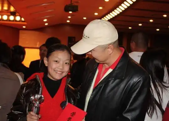 徐少华的妻子杨琨也是国家一级导演,两人是同学,于1983年结婚,如今已