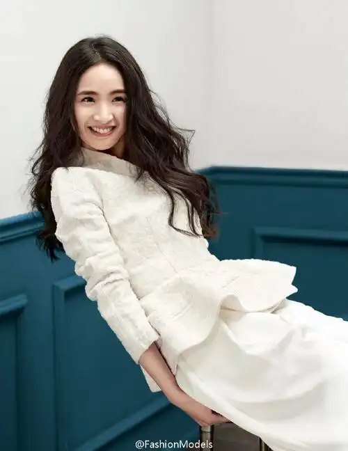 女星林依晨ariel绝美大片优雅知性美写真图