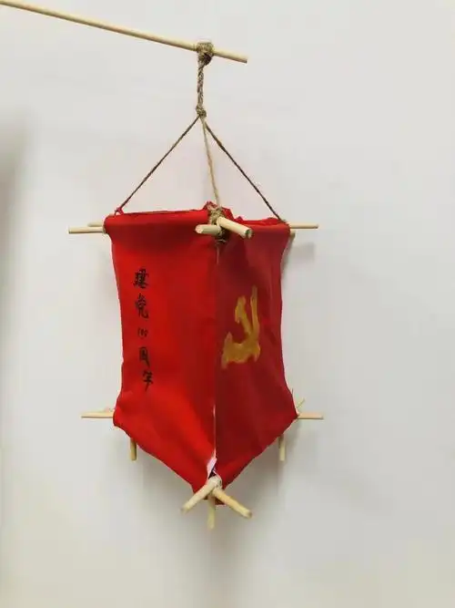 大家运用"科技 艺术","手工 文创"模式,用喜闻乐见的形式,让红色文化