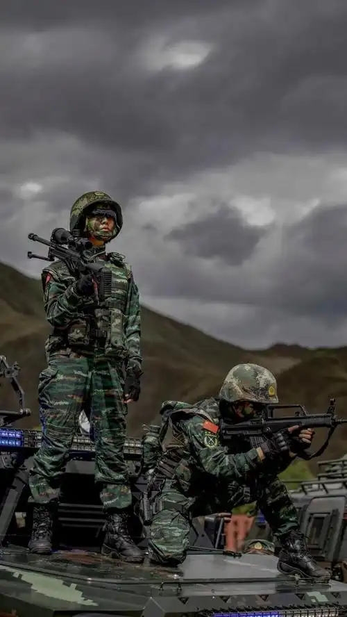 前段时间人民武警新媒体矩阵相继推出了武警部队徽主题壁纸 特战主题