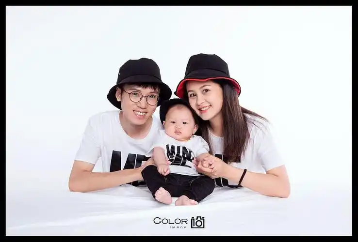 宝宝百天 #亲子照 #全家福 #柳州 - 达子damon - 图虫