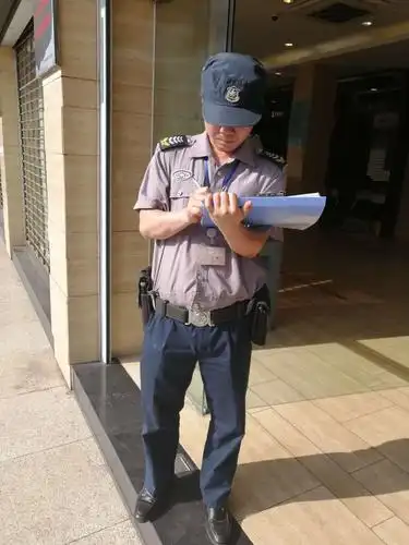 工行金江前台保安