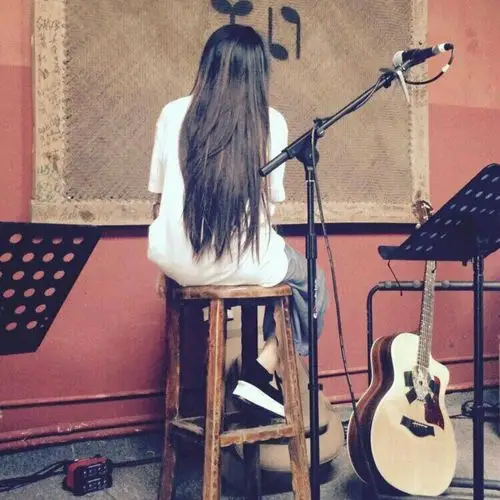 音乐吉他背影头像