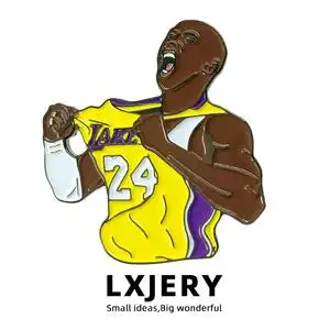 科比经典扯衣服庆祝胸针24号球衣徽章篮球迷纪念品书包装饰礼物