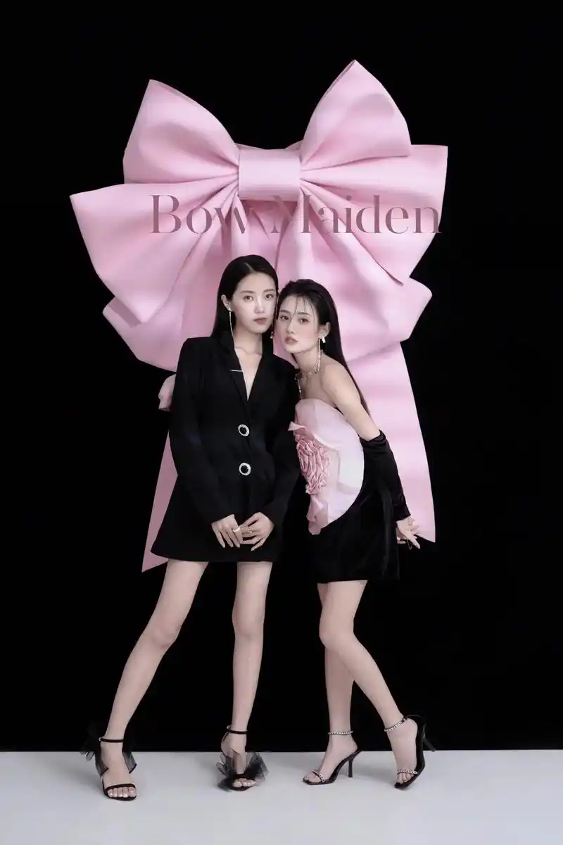 超高级的闺蜜写真怎么拍最出片?|东莞写真.时尚芭莎感满满的闺 - 抖音