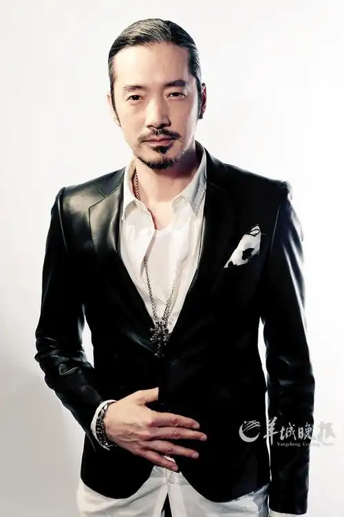 著名发型师  raymond