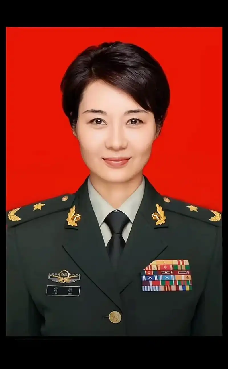 党员,1990年入伍武警特警,现服役于西藏武警总队,武警部队少有的将军