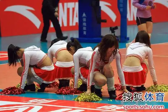 图文女排总决赛拉拉队宝贝热舞拉拉队美女